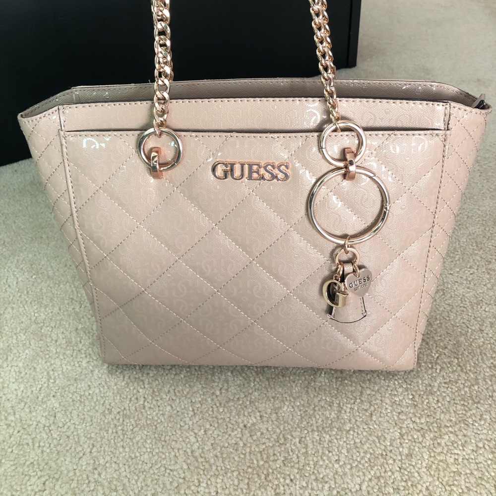 guess tote